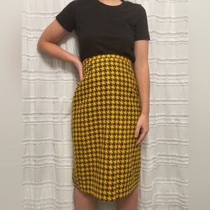 Brand new Zoda Houndstooth Yellow skirt Sz 8